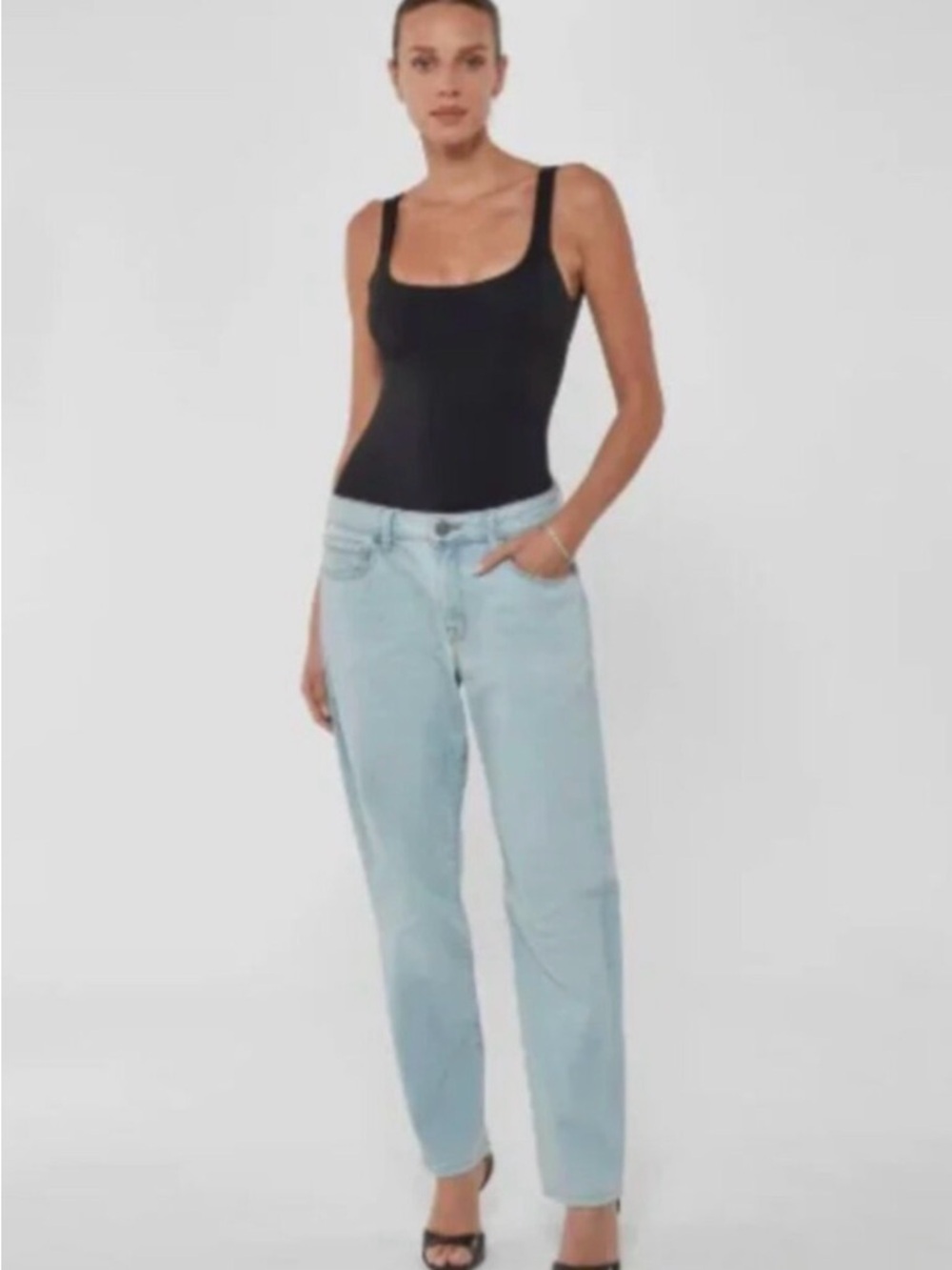 Parker Smith Boyfriend Jeans in Jones Wash Light Denim Straight Fit Size 10 NWT